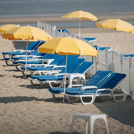 Beachfront Beauty * De Haan